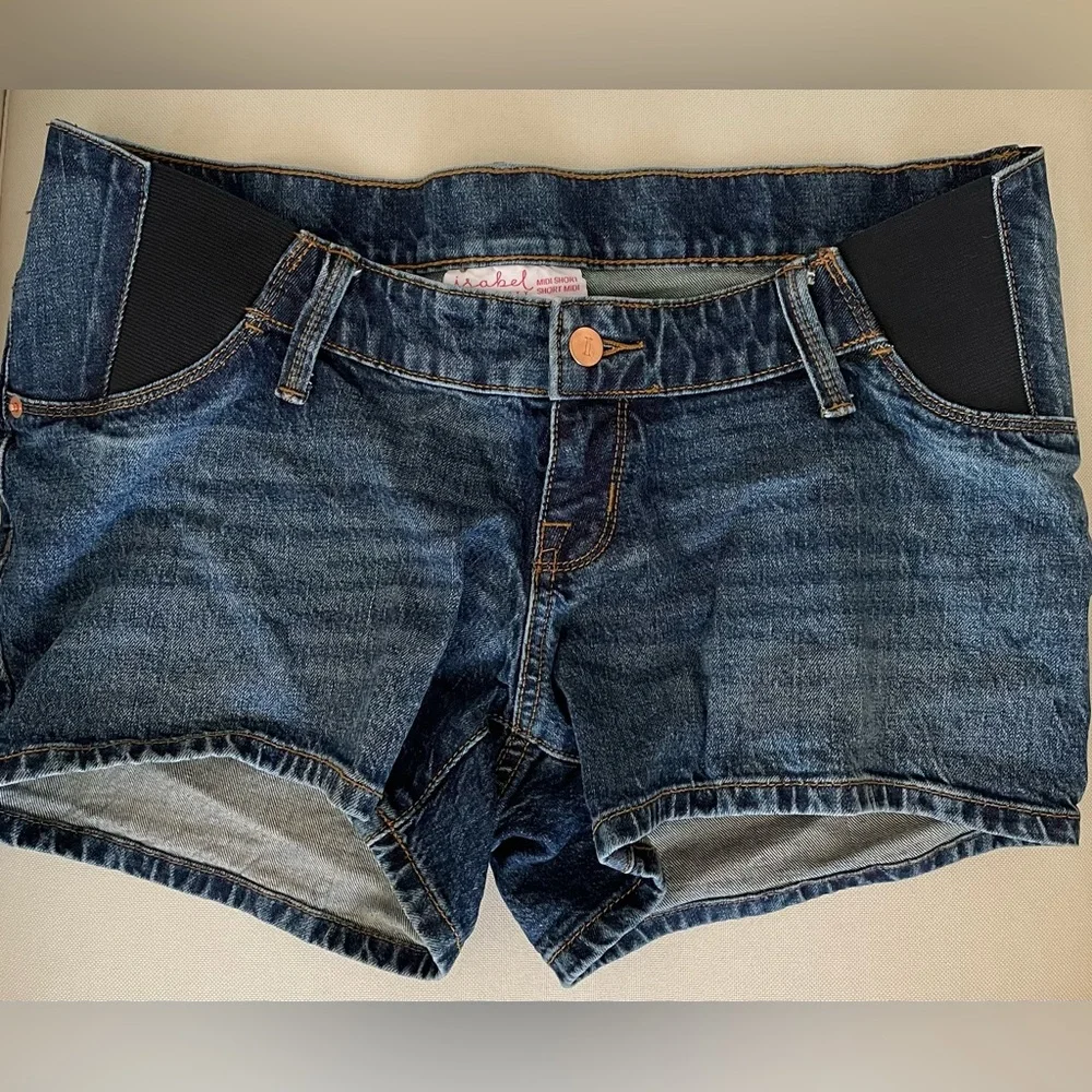 Maternity Shorts - Picture 1 of 3